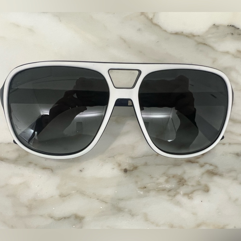Gucci Unisex White Sunglasses Model GG 1115/S